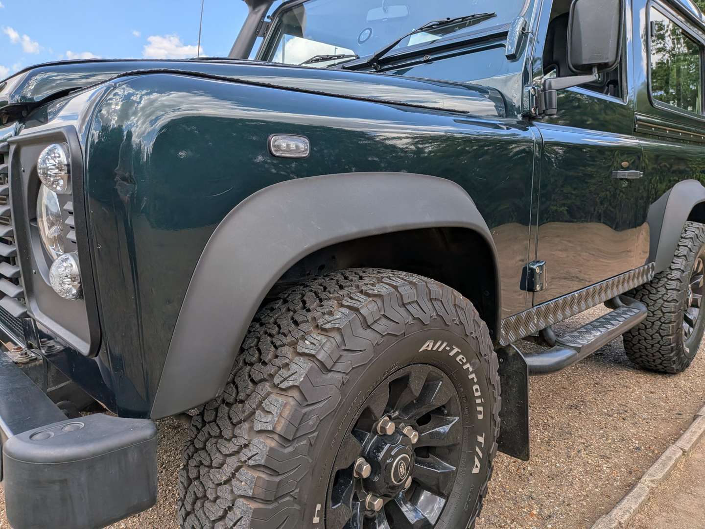 <p>2015 LAND ROVER DEFENDER 90</p>