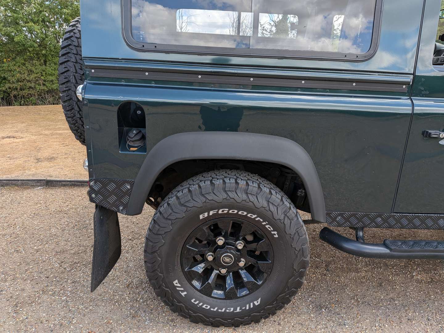 <p>2015 LAND ROVER DEFENDER 90</p>