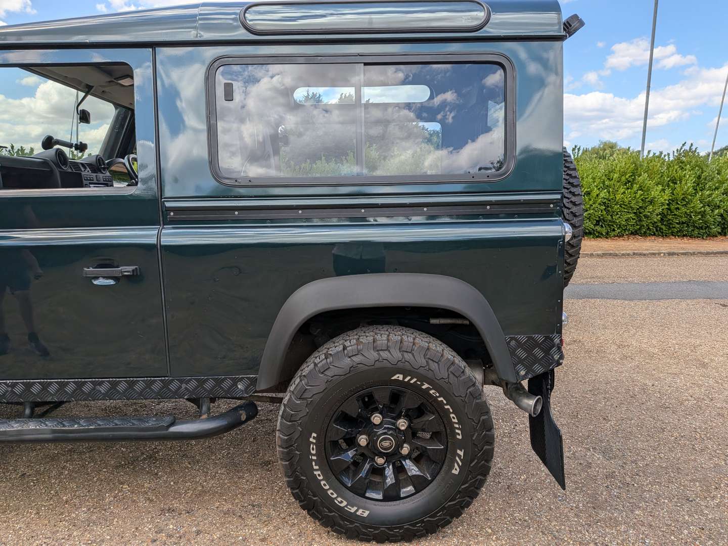 <p>2015 LAND ROVER DEFENDER 90</p>