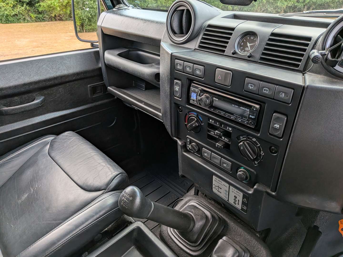 <p>2015 LAND ROVER DEFENDER 90</p>