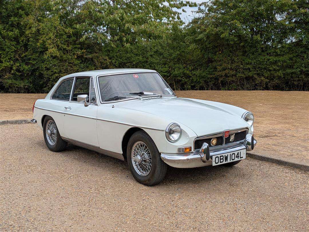 <p>1973 MG B GT AUTO</p>