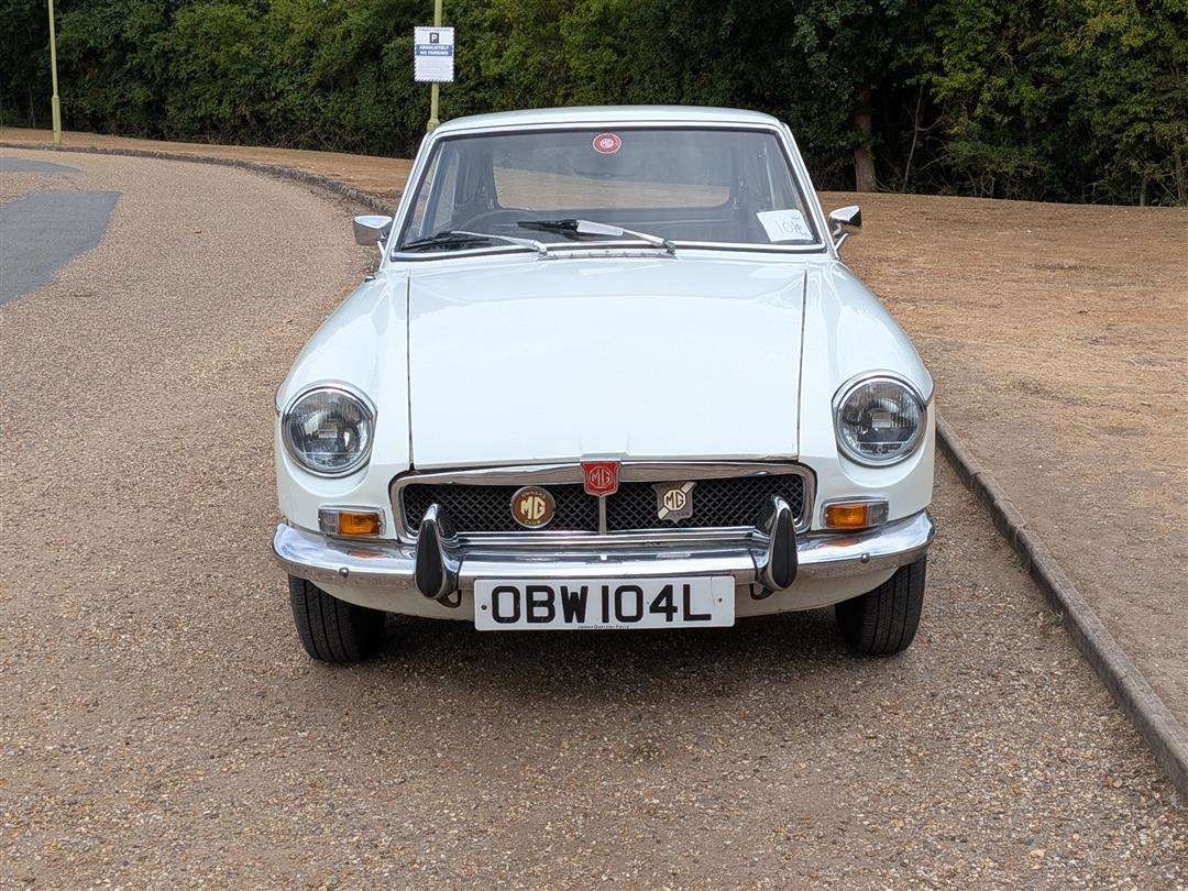<p>1973 MG B GT AUTO</p>