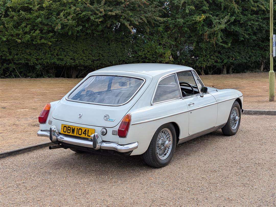 <p>1973 MG B GT AUTO</p>