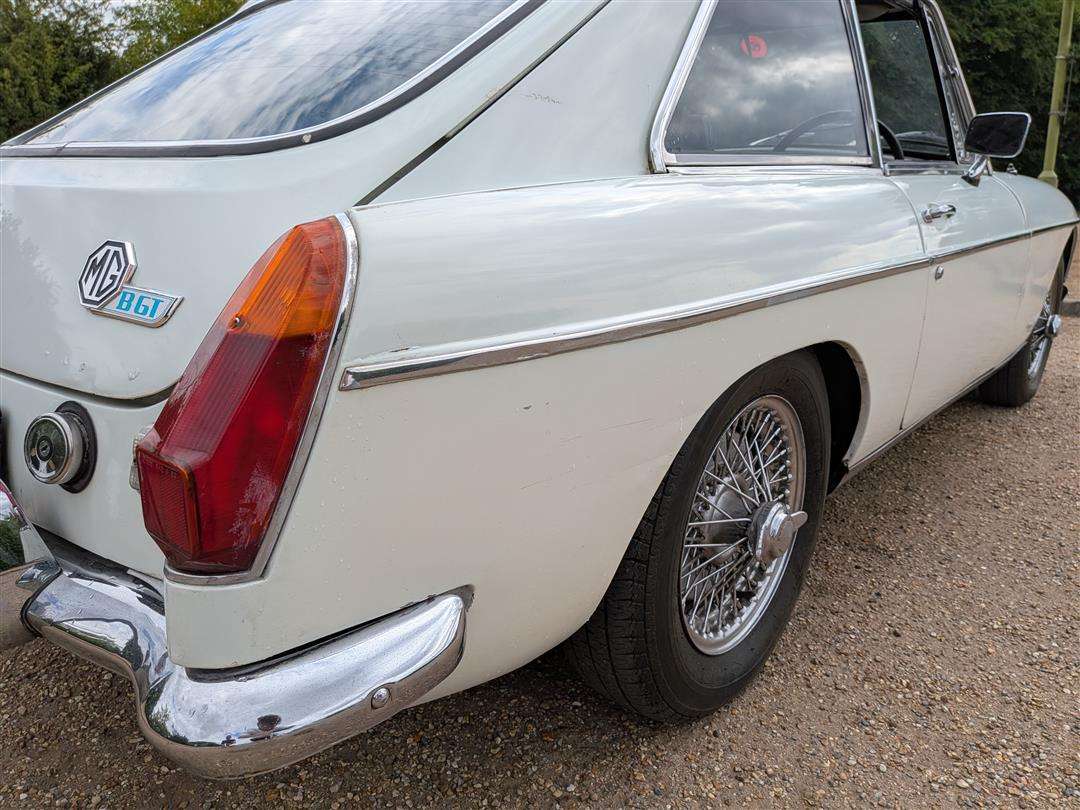 <p>1973 MG B GT AUTO</p>