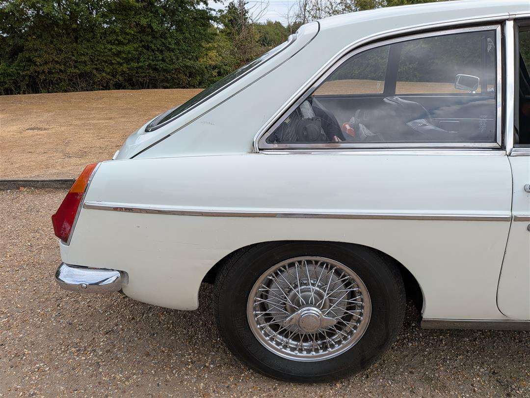 <p>1973 MG B GT AUTO</p>
