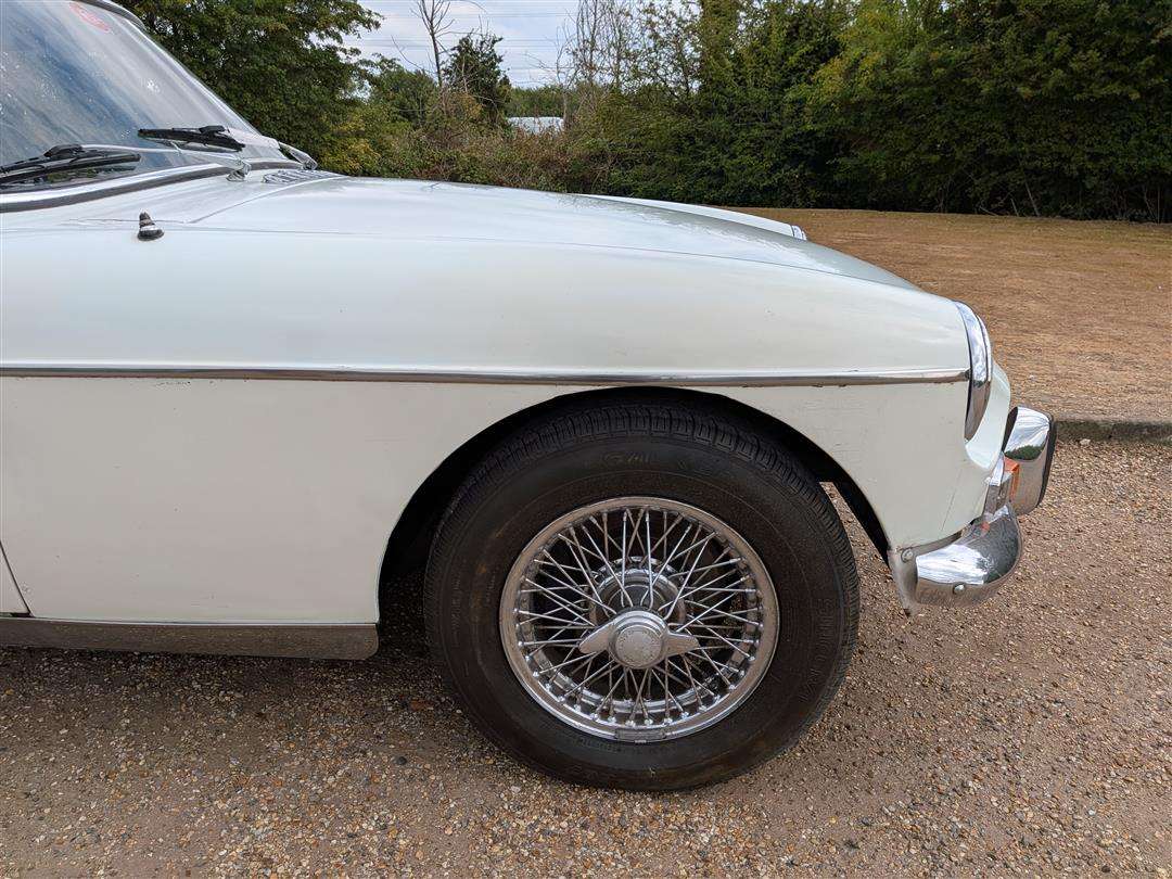 <p>1973 MG B GT AUTO</p>