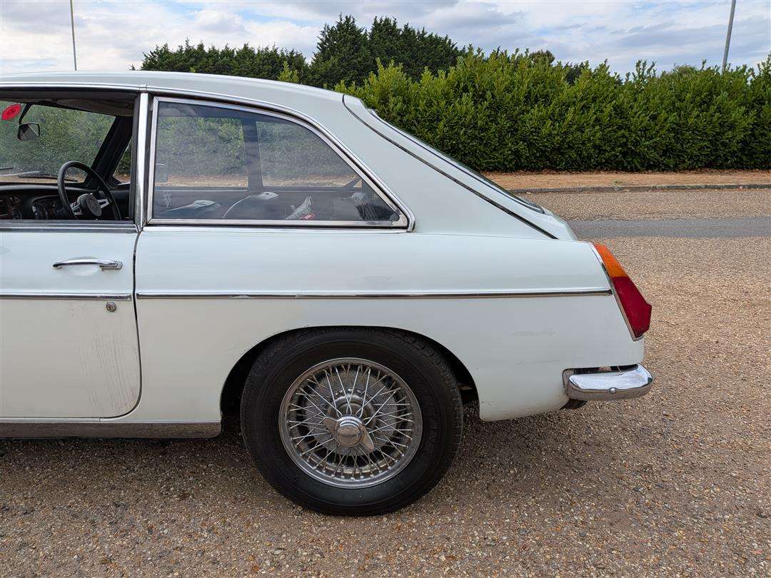 <p>1973 MG B GT AUTO</p>