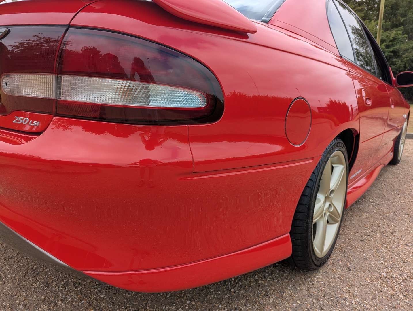 <p>1999 HOLDEN HSV VT2 CLUBSPORT R8</p>