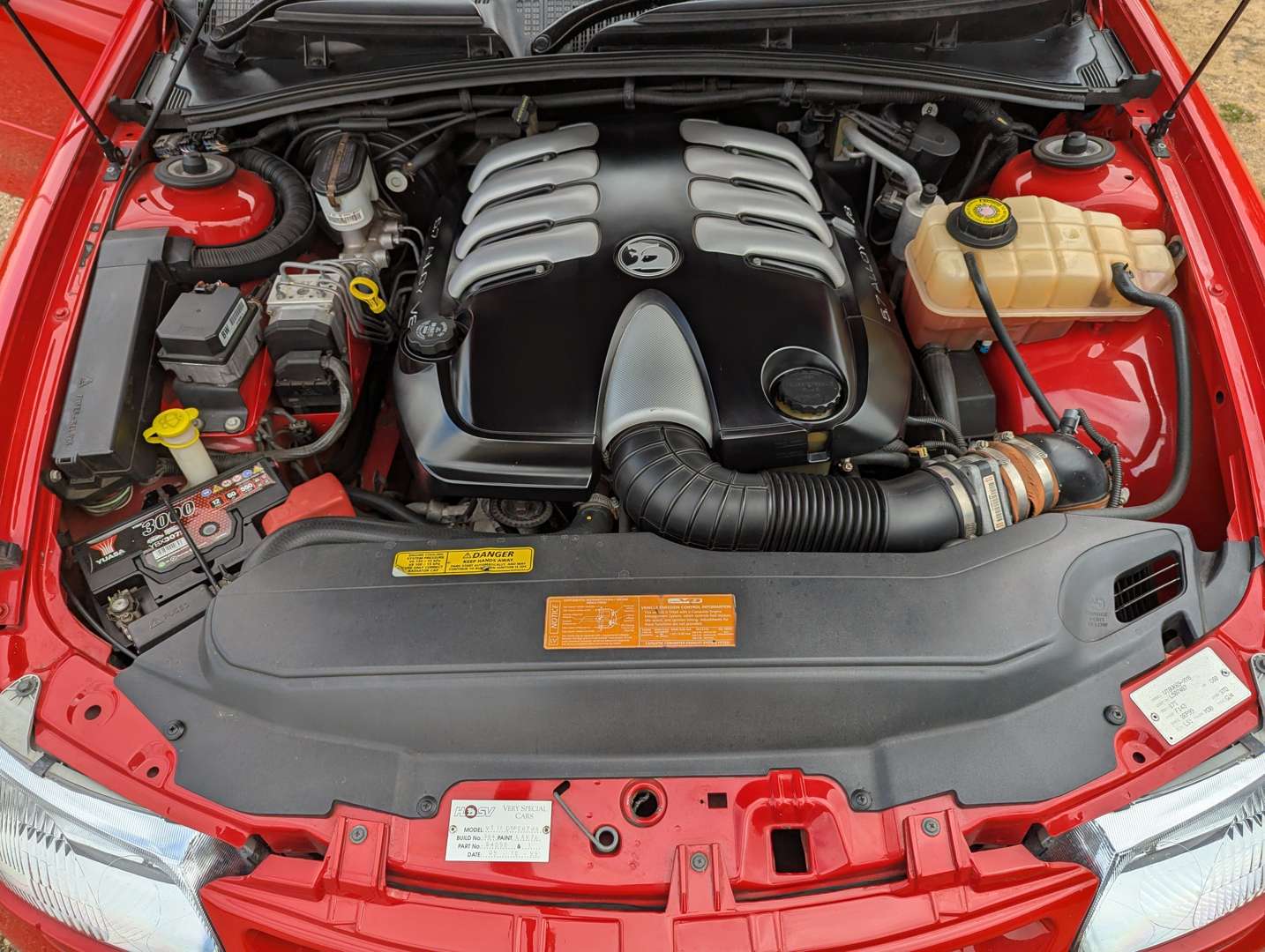 <p>1999 HOLDEN HSV VT2 CLUBSPORT R8</p>
