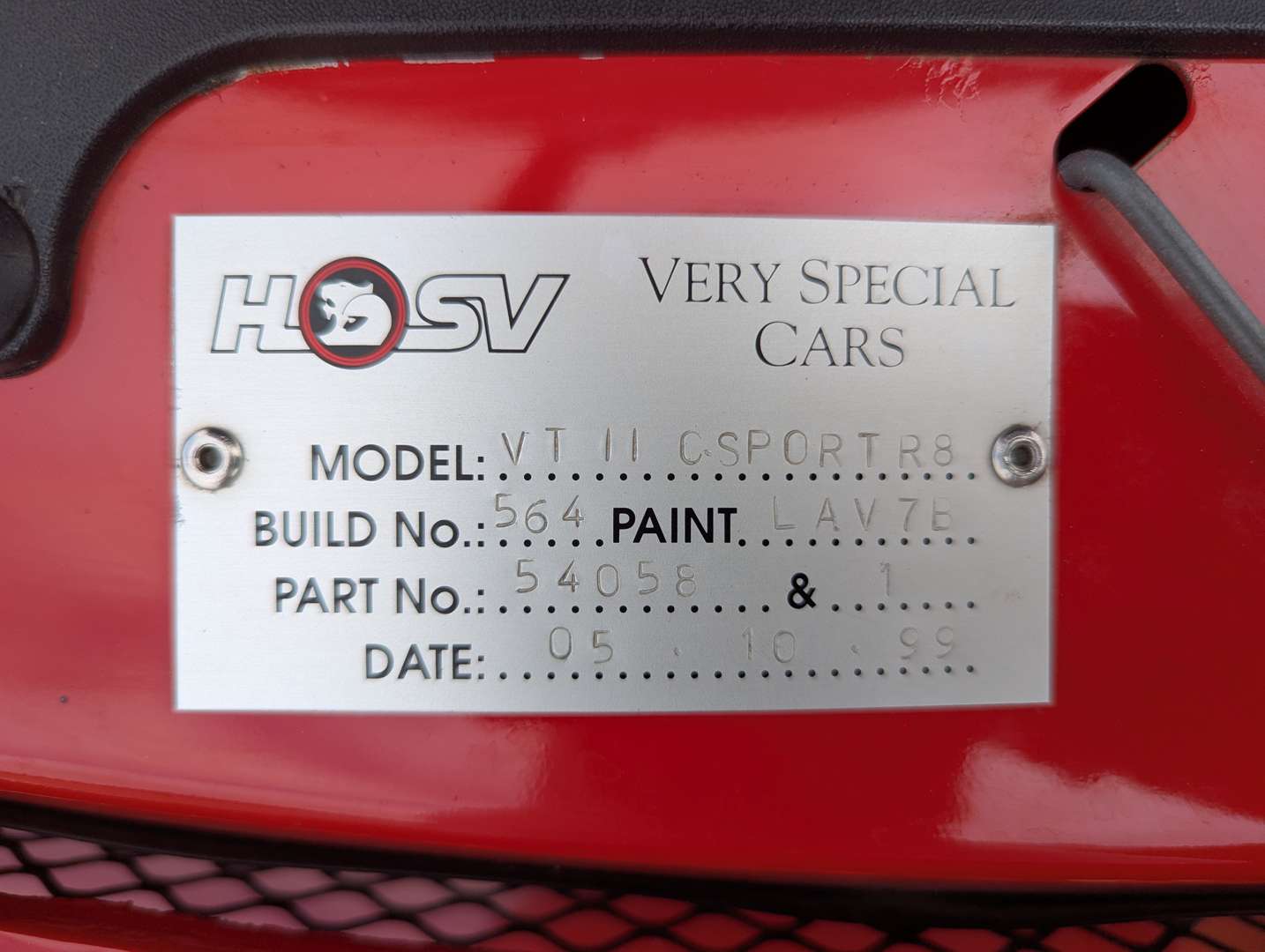 <p>1999 HOLDEN HSV VT2 CLUBSPORT R8</p>