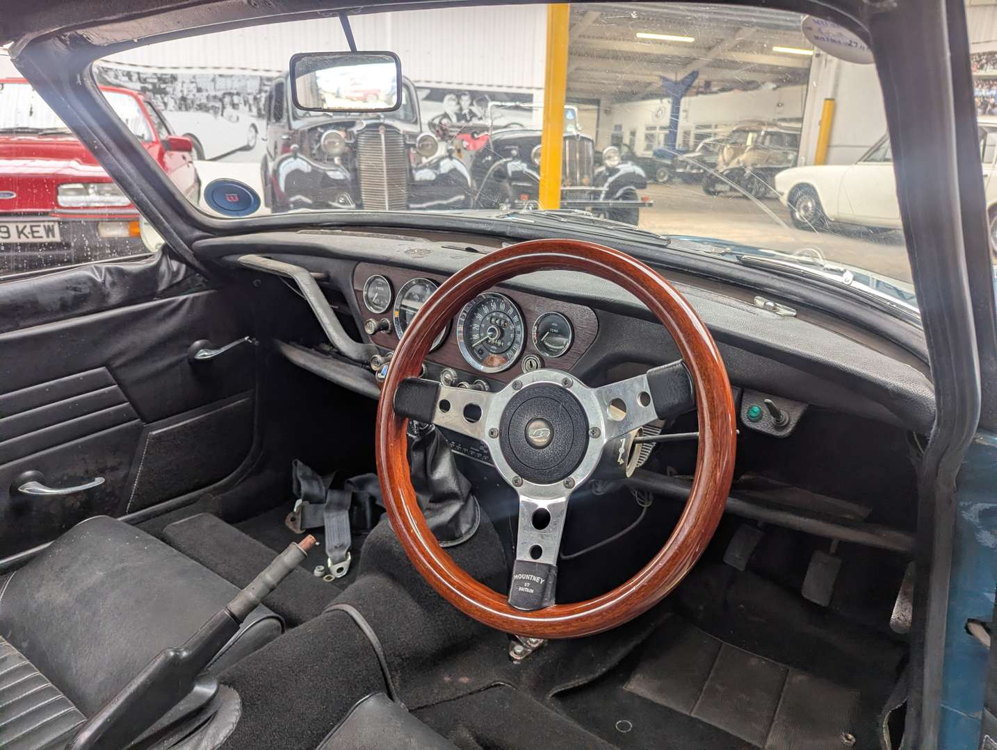 <p>1967 TRIUMPH SPITFIRE MK3</p>