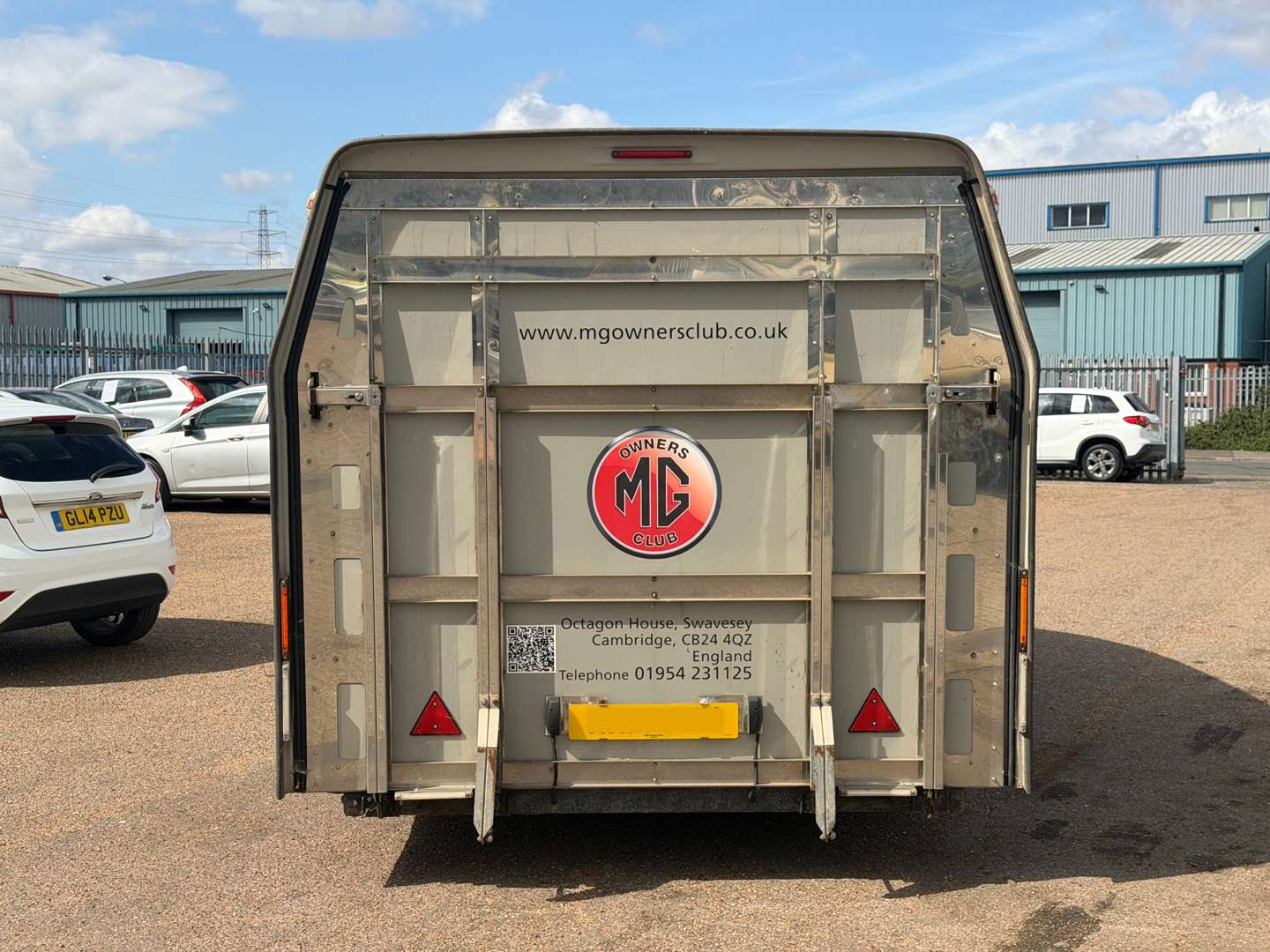 <p>2015 WOODFORD RL5000 COVERED CAR TRAILER</p>