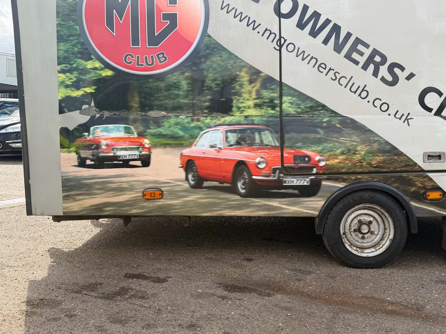 <p>2015 WOODFORD RL5000 COVERED CAR TRAILER</p>