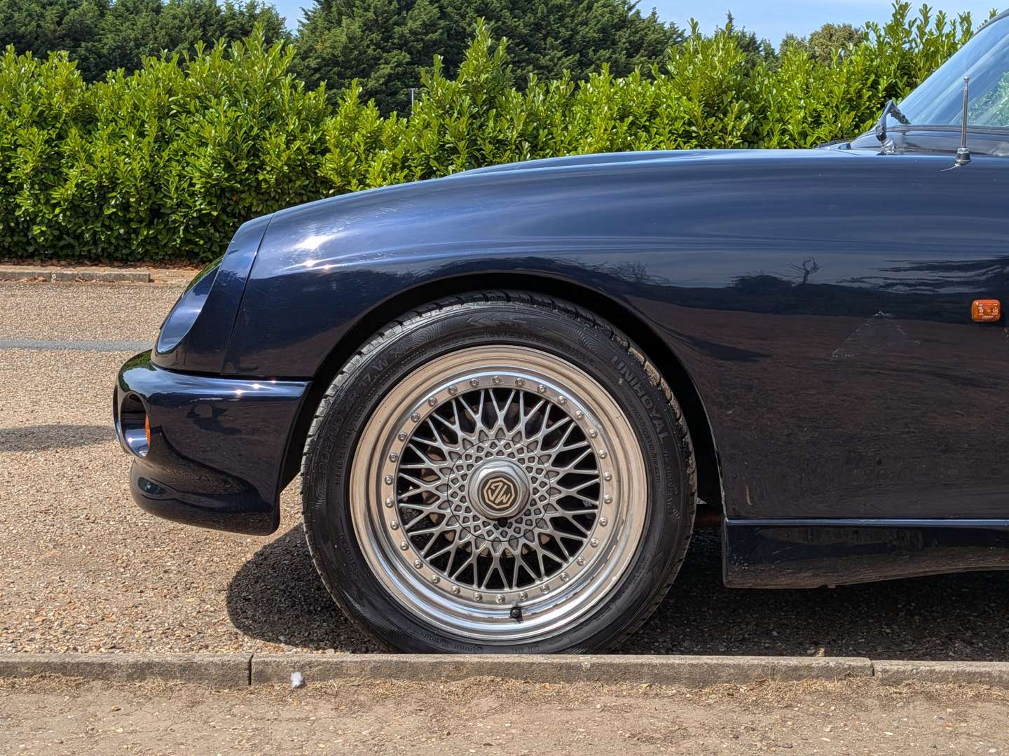 <p>1993 MG RV8</p>