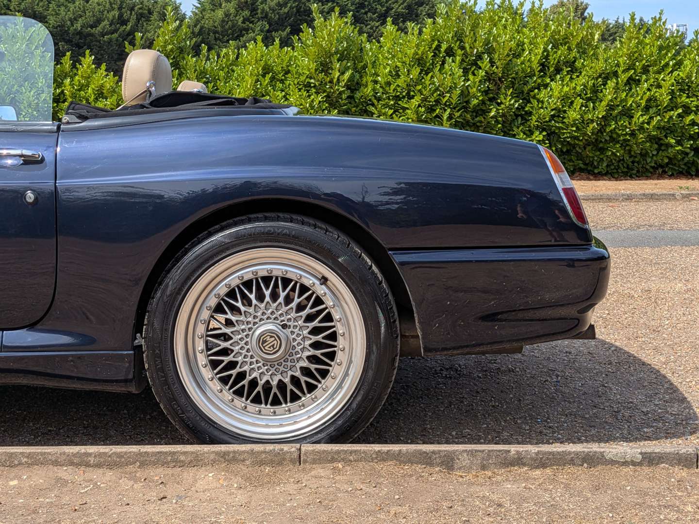 <p>1993 MG RV8</p>