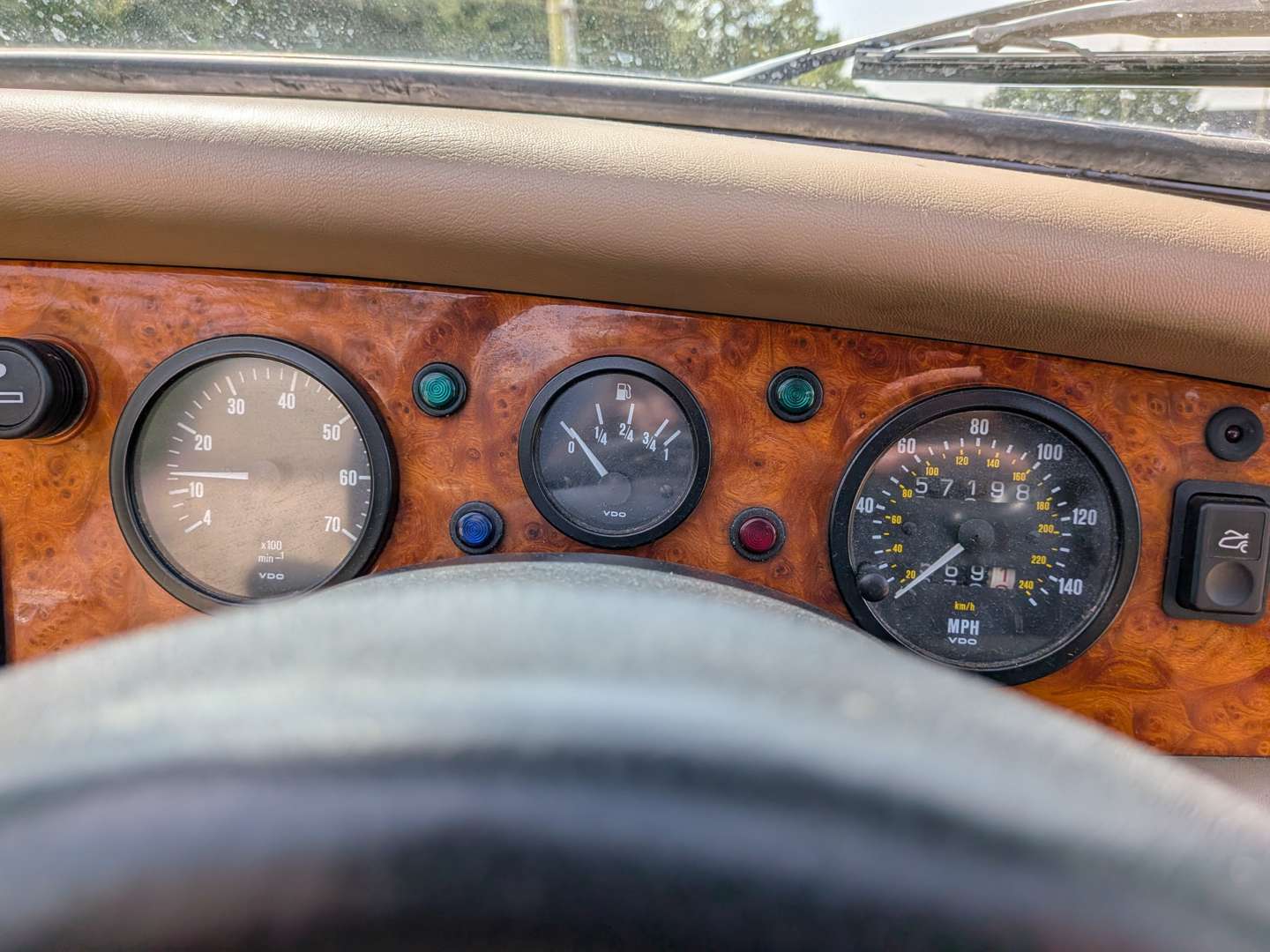 <p>1993 MG RV8</p>