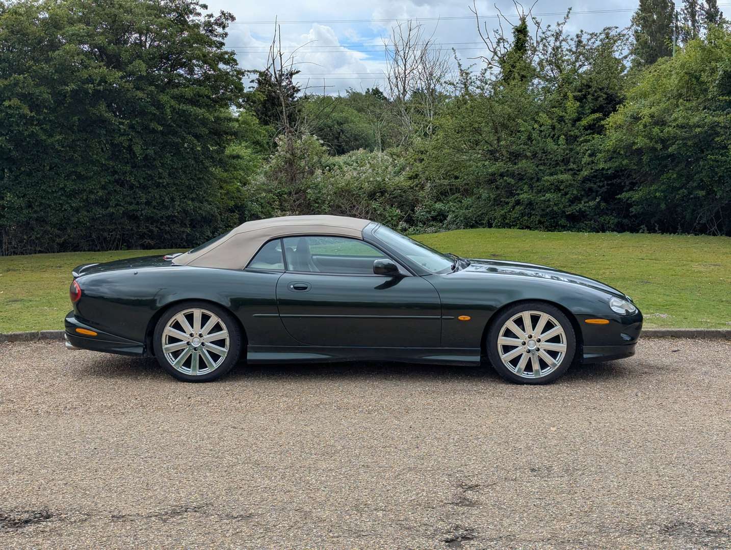 <p>1997 JAGUAR XK8 CONVERTIBLE AUTO</p>