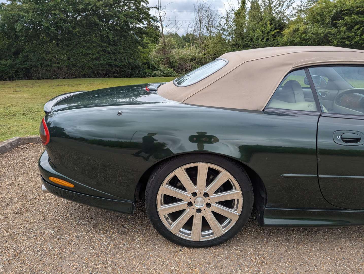 <p>1997 JAGUAR XK8 CONVERTIBLE AUTO</p>
