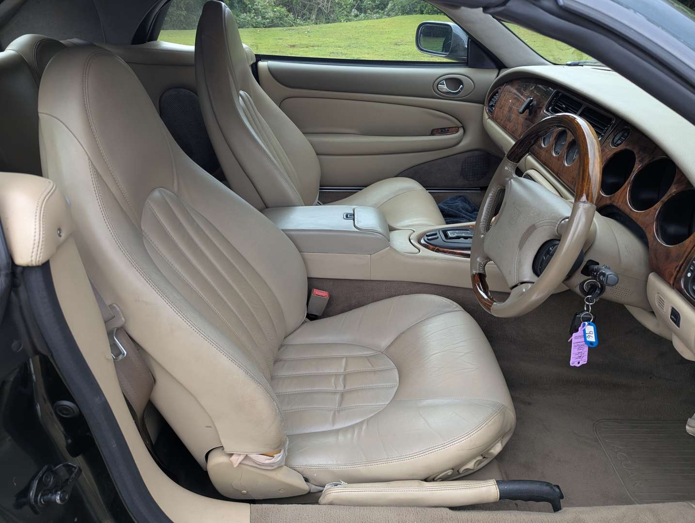 <p>1997 JAGUAR XK8 CONVERTIBLE AUTO</p>