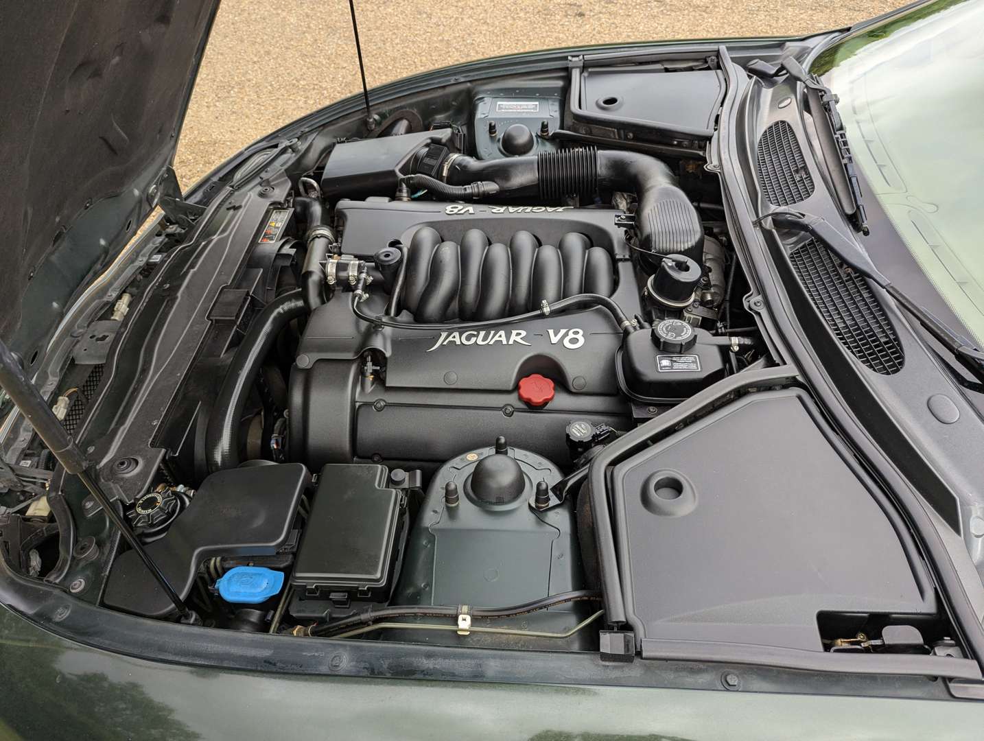 <p>1997 JAGUAR XK8 CONVERTIBLE AUTO</p>