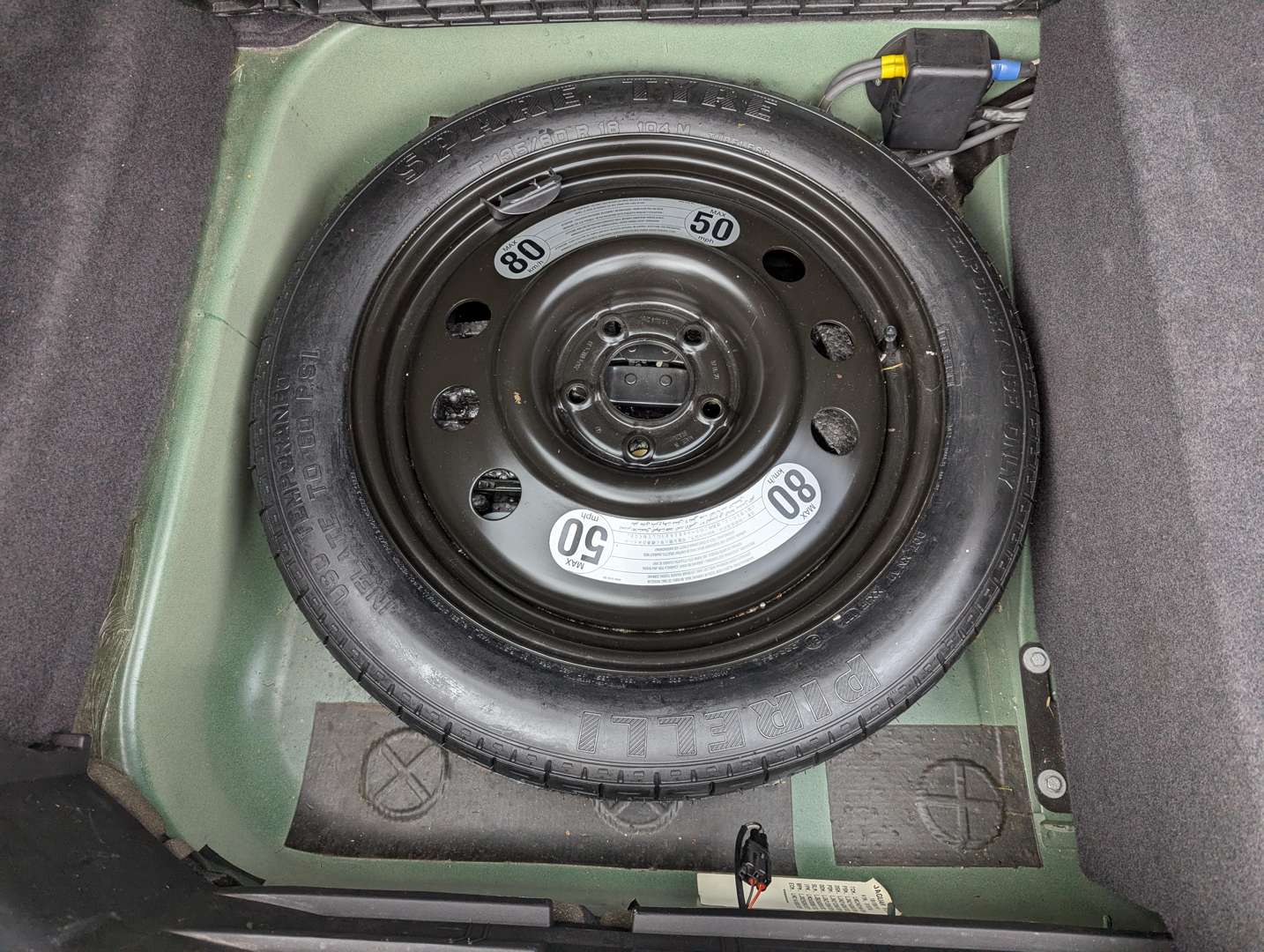 <p>1997 JAGUAR XK8 CONVERTIBLE AUTO</p>