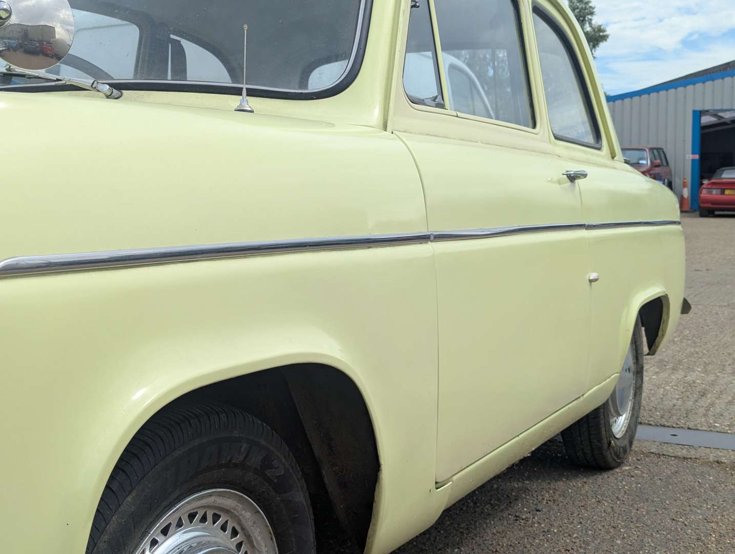 <p>1960 FORD 100E POPULAR</p>