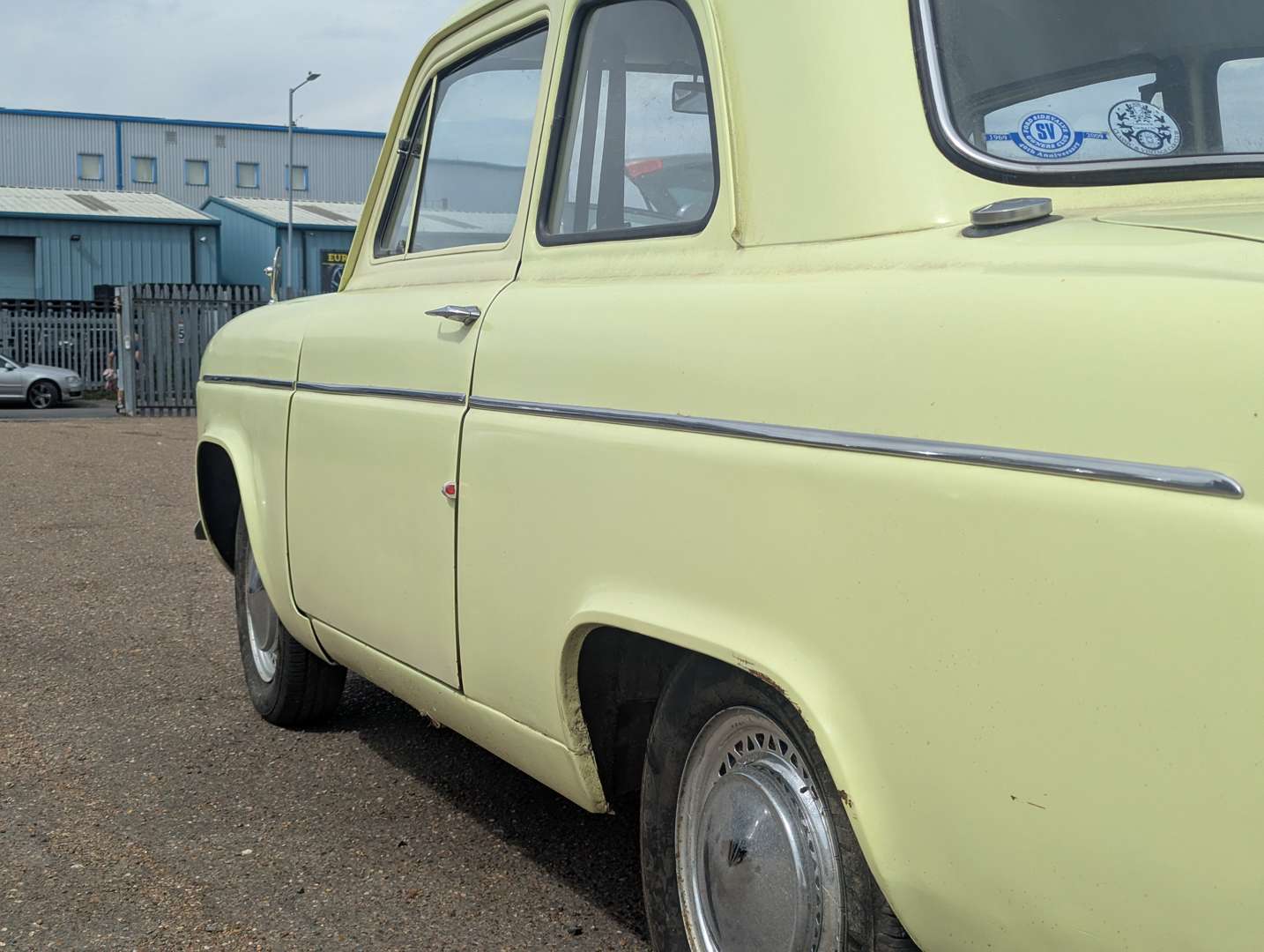 <p>1960 FORD 100E POPULAR</p>