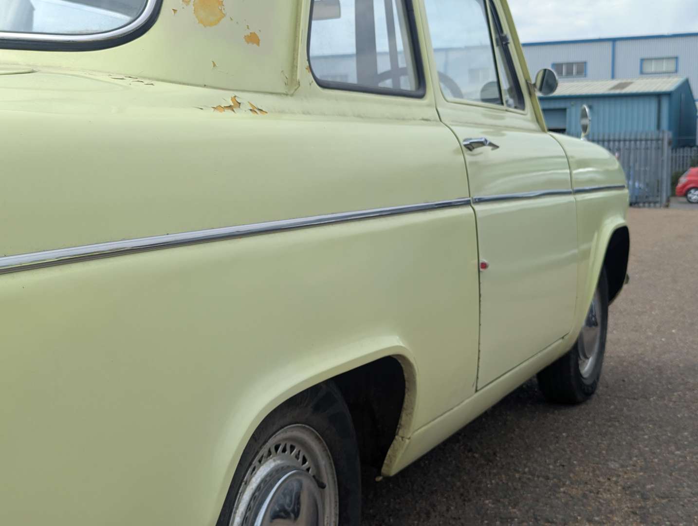 <p>1960 FORD 100E POPULAR</p>