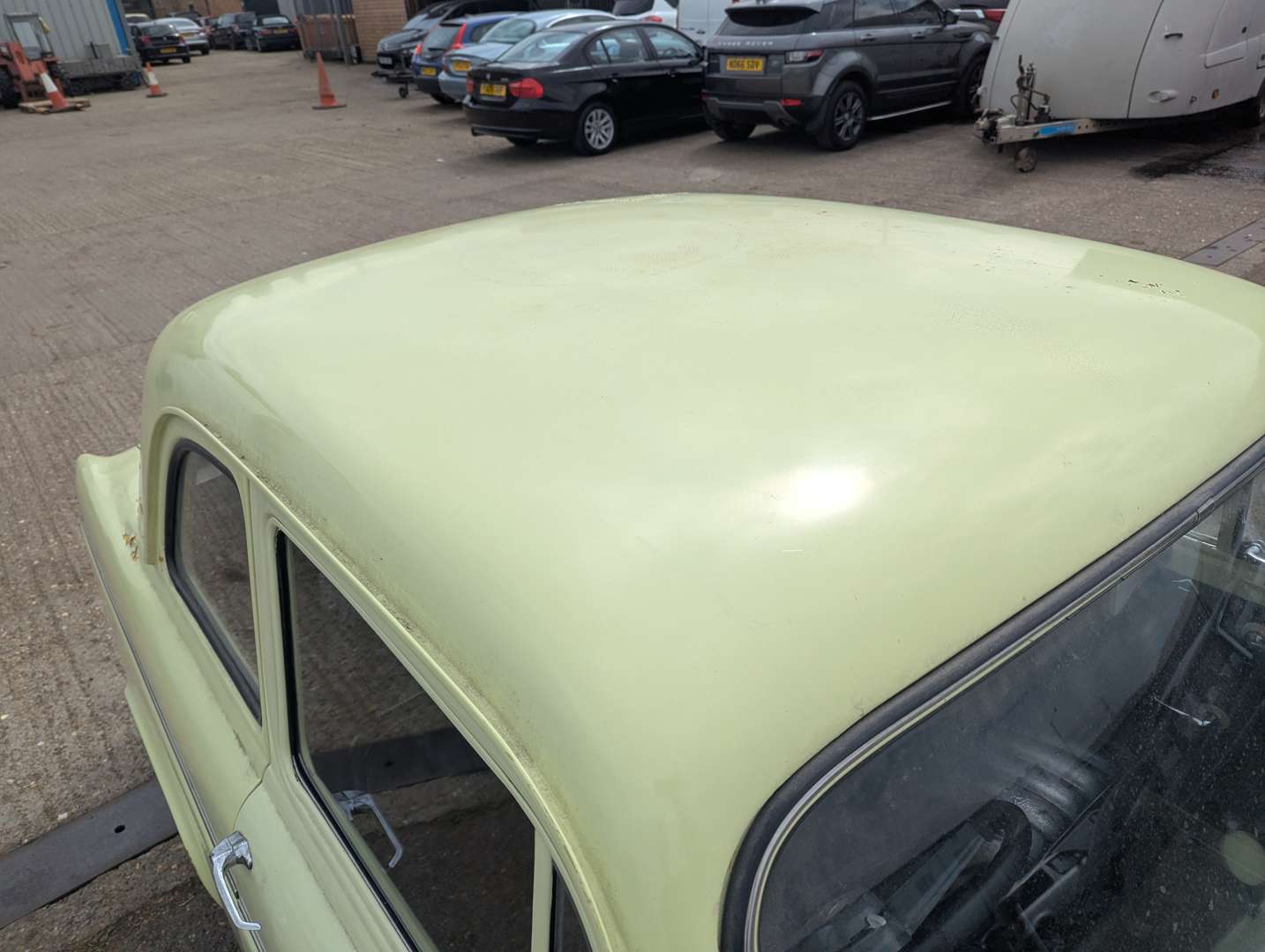 <p>1960 FORD 100E POPULAR</p>