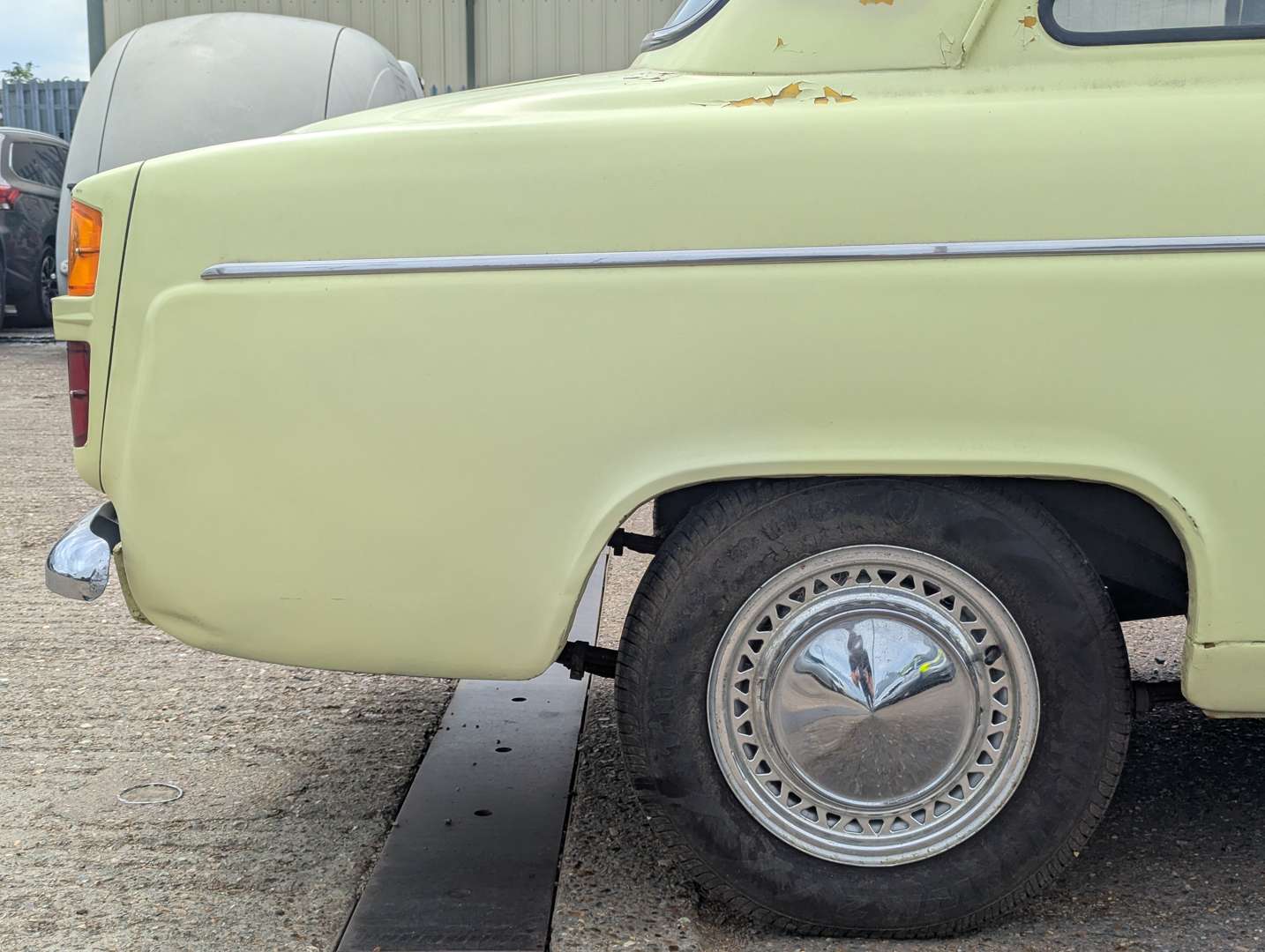 <p>1960 FORD 100E POPULAR</p>