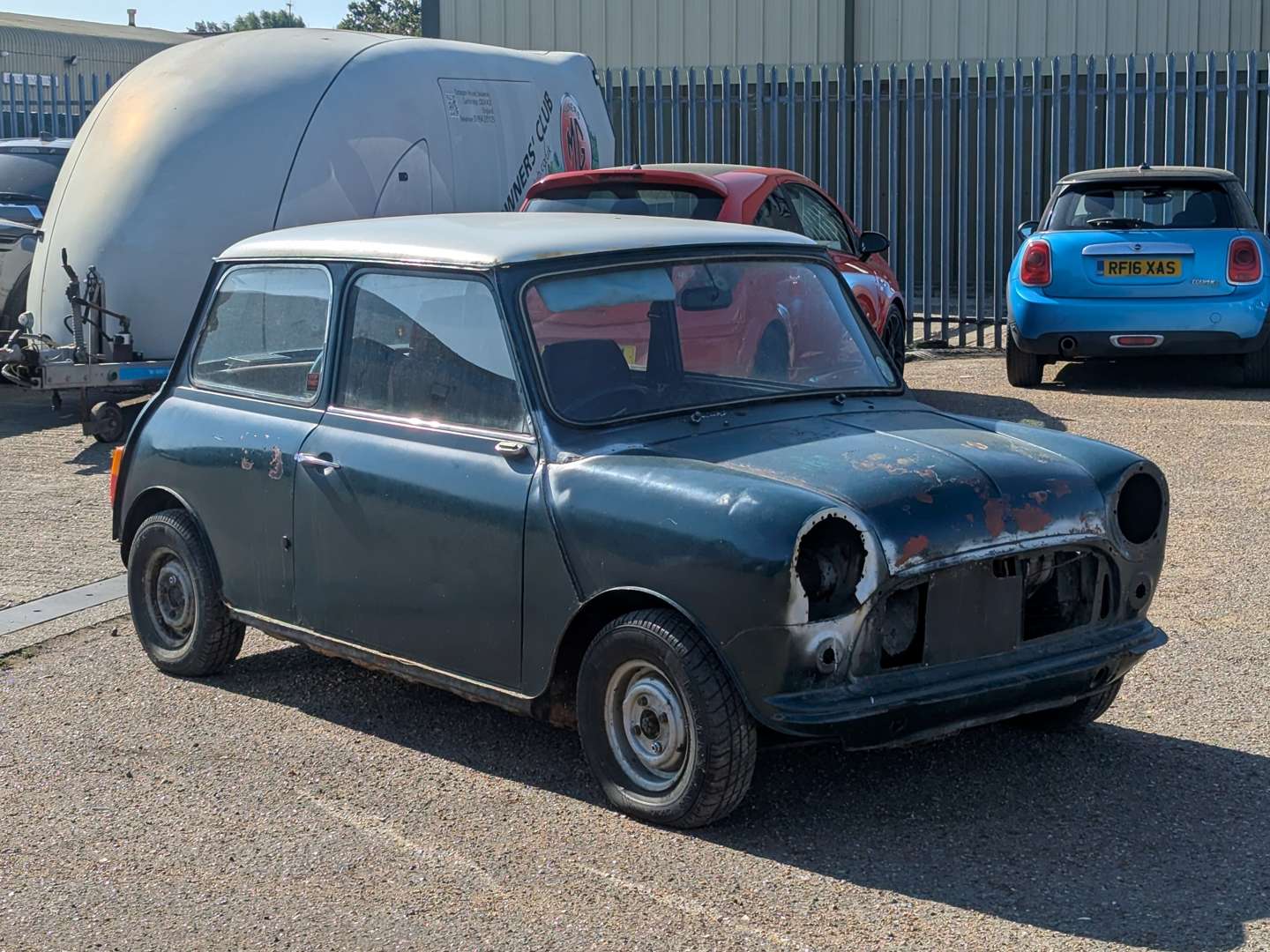 <p>1971 LEYLAND MINI 1000</p>