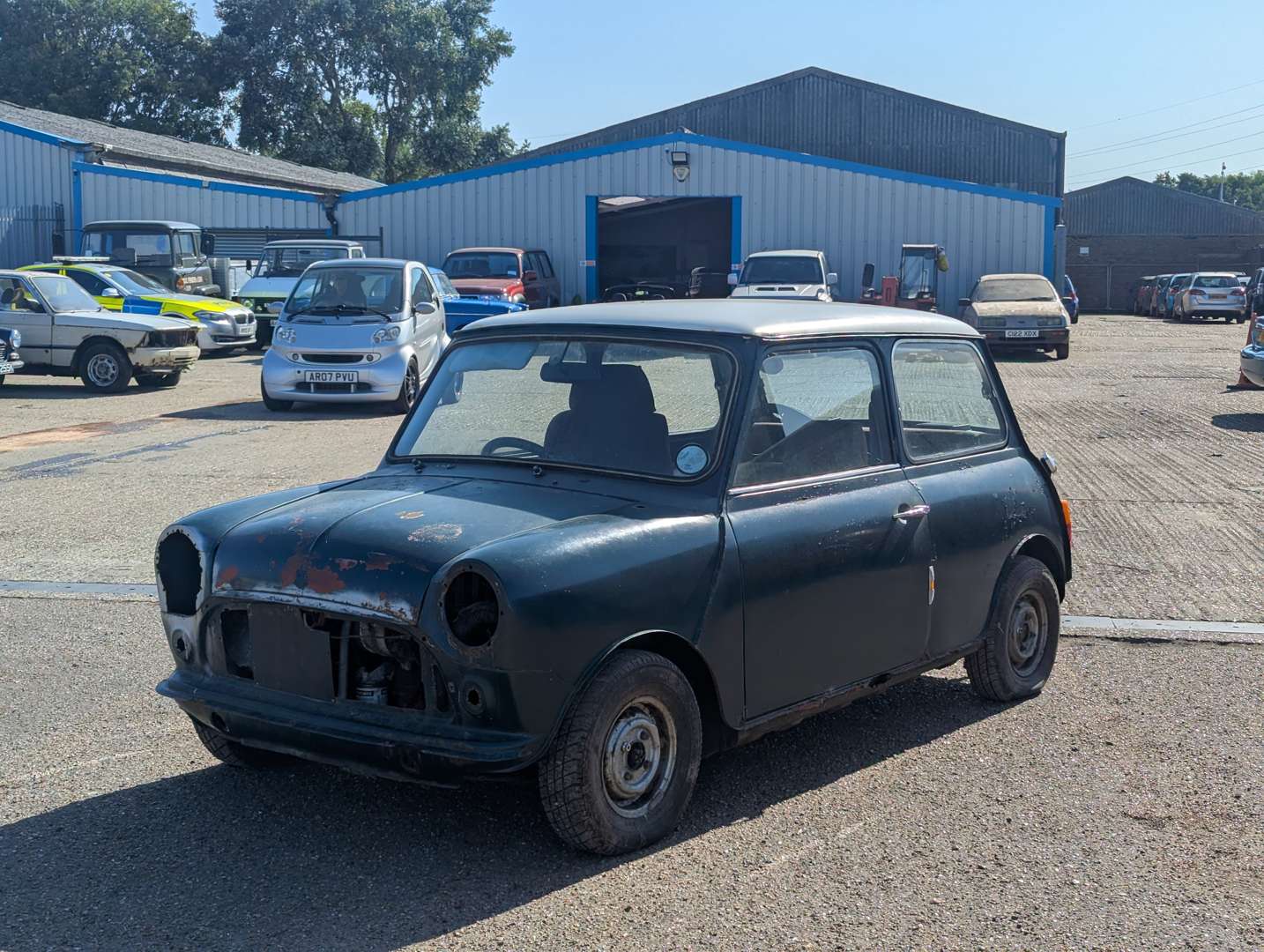 <p>1971 LEYLAND MINI 1000</p>