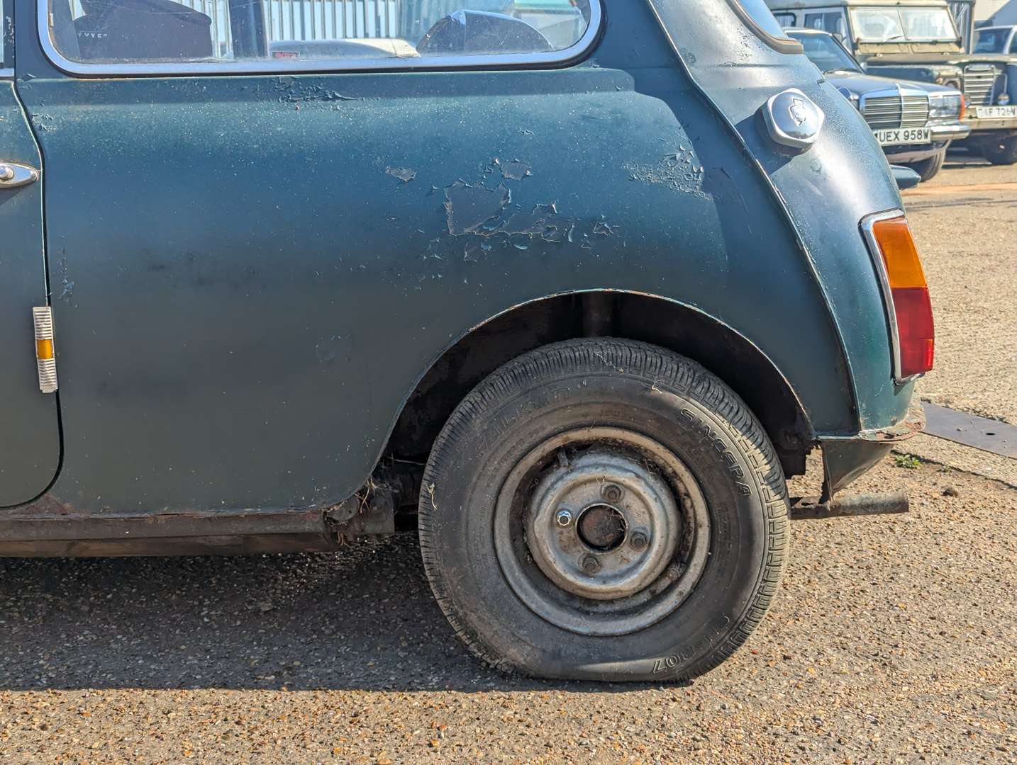 <p>1971 LEYLAND MINI 1000</p>