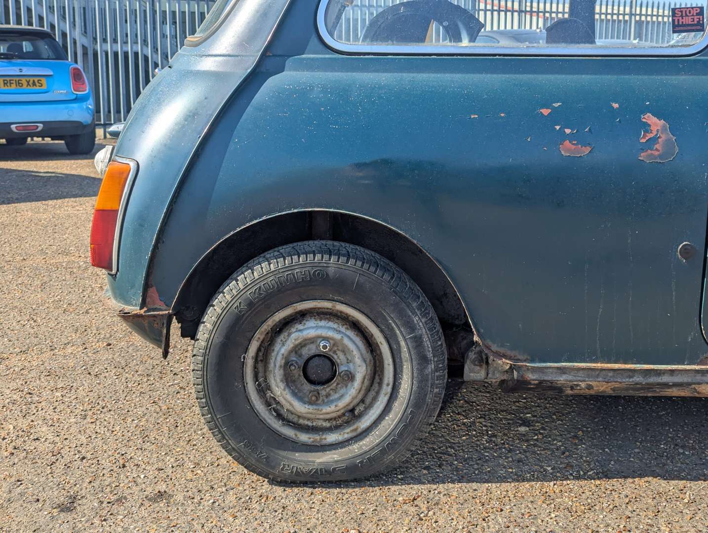 <p>1971 LEYLAND MINI 1000</p>