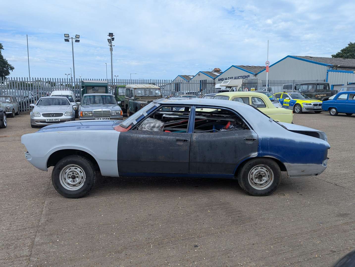 <p>1976 FORD CORTINA 2000 XL</p>