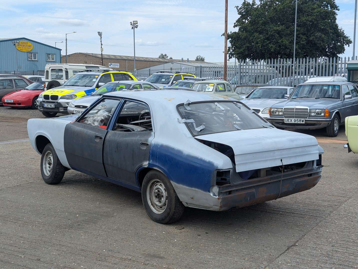 <p>1976 FORD CORTINA 2000 XL</p>