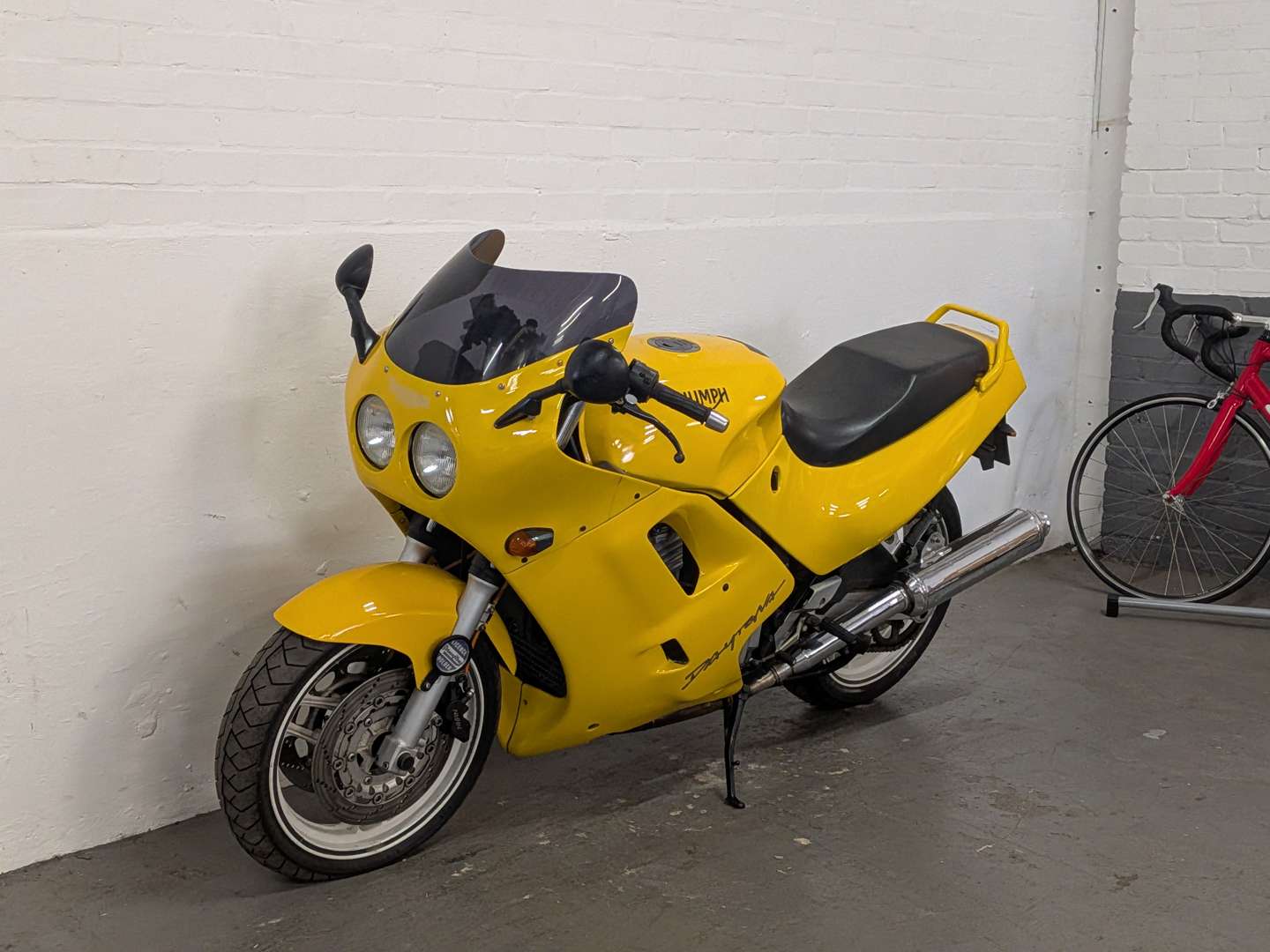 <p>1991 TRIUMPH DAYTONA</p>
