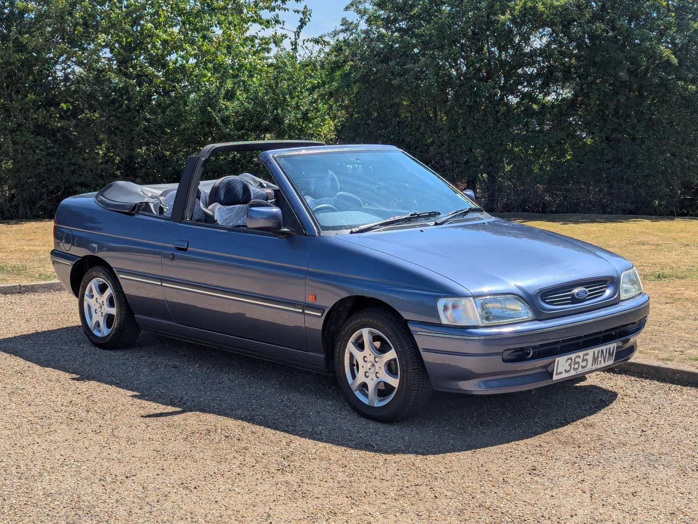 <p>1994 FORD ESCORT MISTRAL CONVERTIBLE</p>