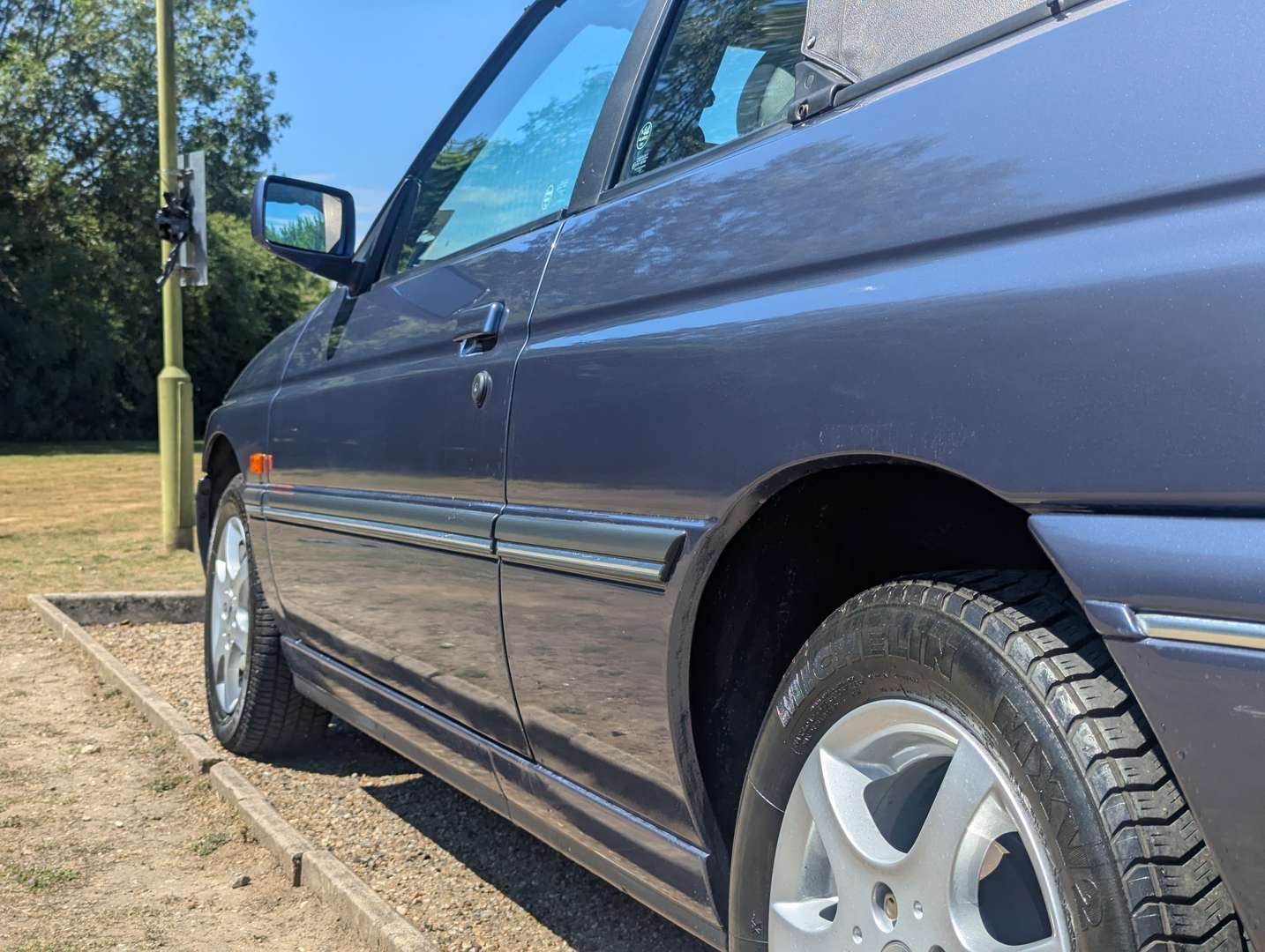 <p>1994 FORD ESCORT MISTRAL CONVERTIBLE</p>