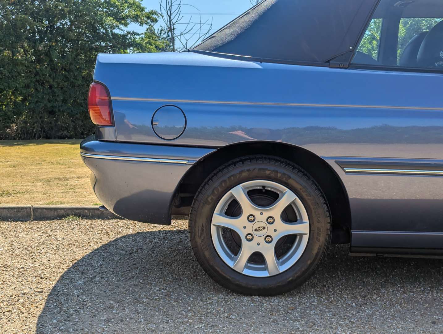 <p>1994 FORD ESCORT MISTRAL CONVERTIBLE</p>