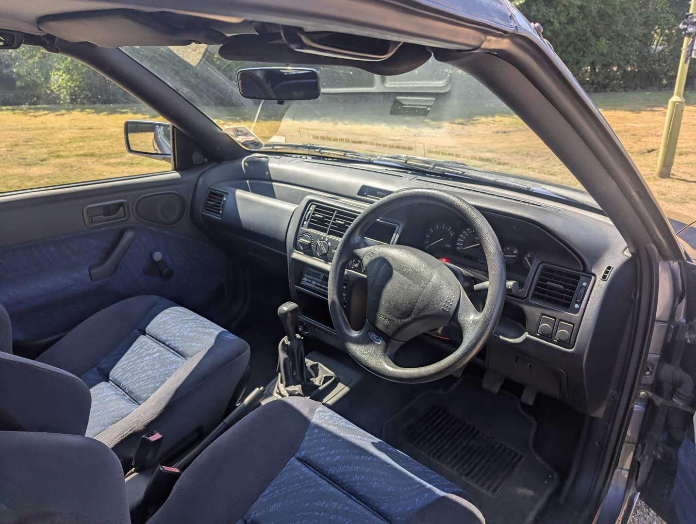 <p>1994 FORD ESCORT MISTRAL CONVERTIBLE</p>