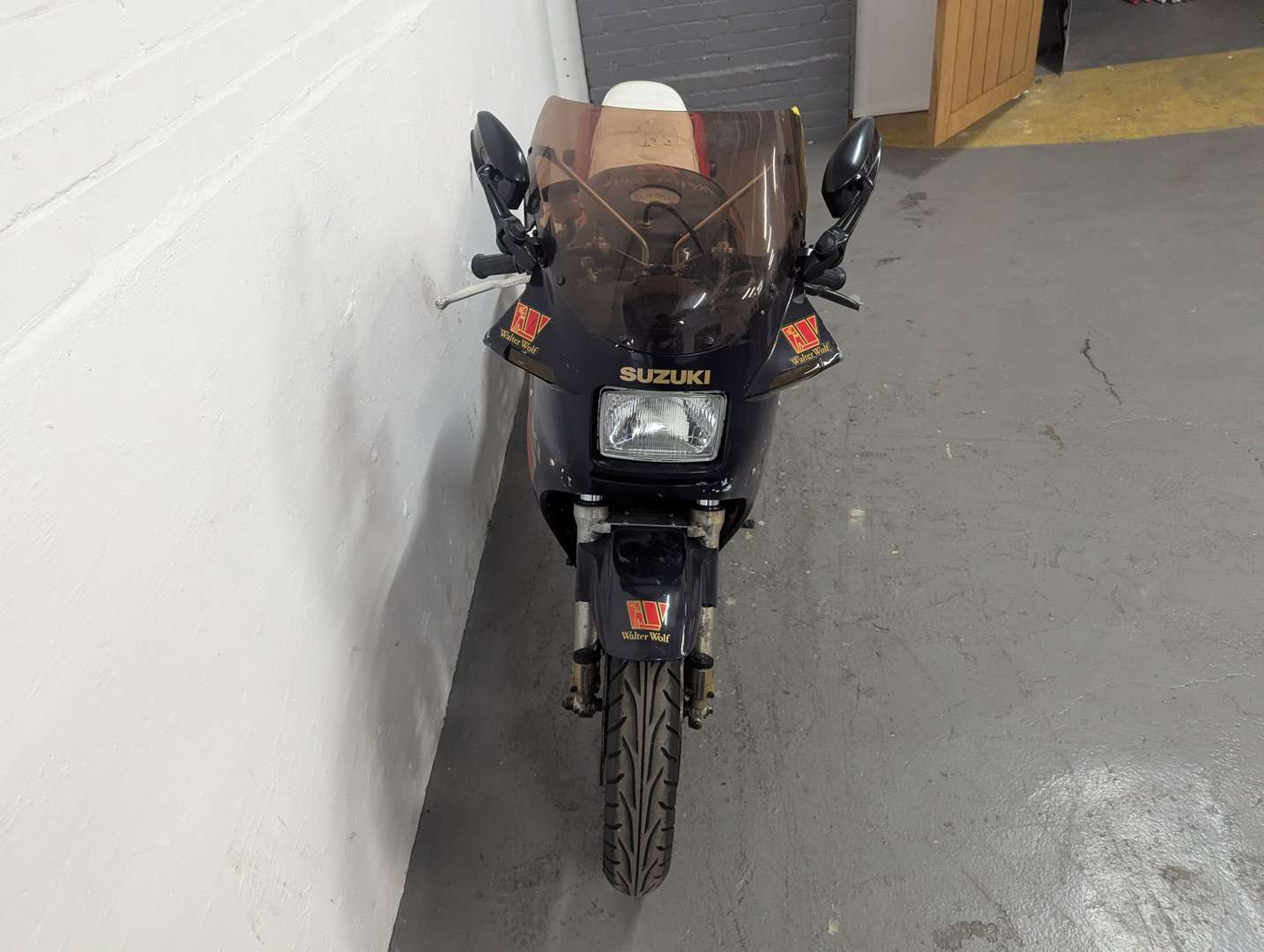 <p>1987 SUZUKI RG 400 WALTER WOLF</p>