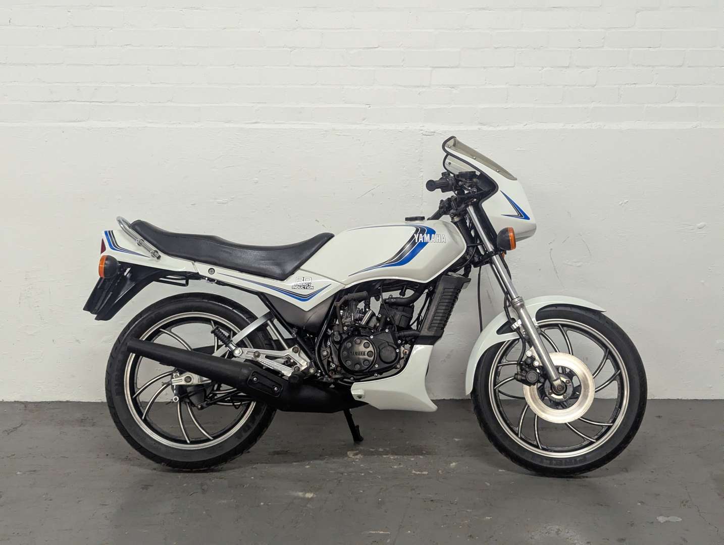 <p>1983 YAMAHA RD125 LC</p>