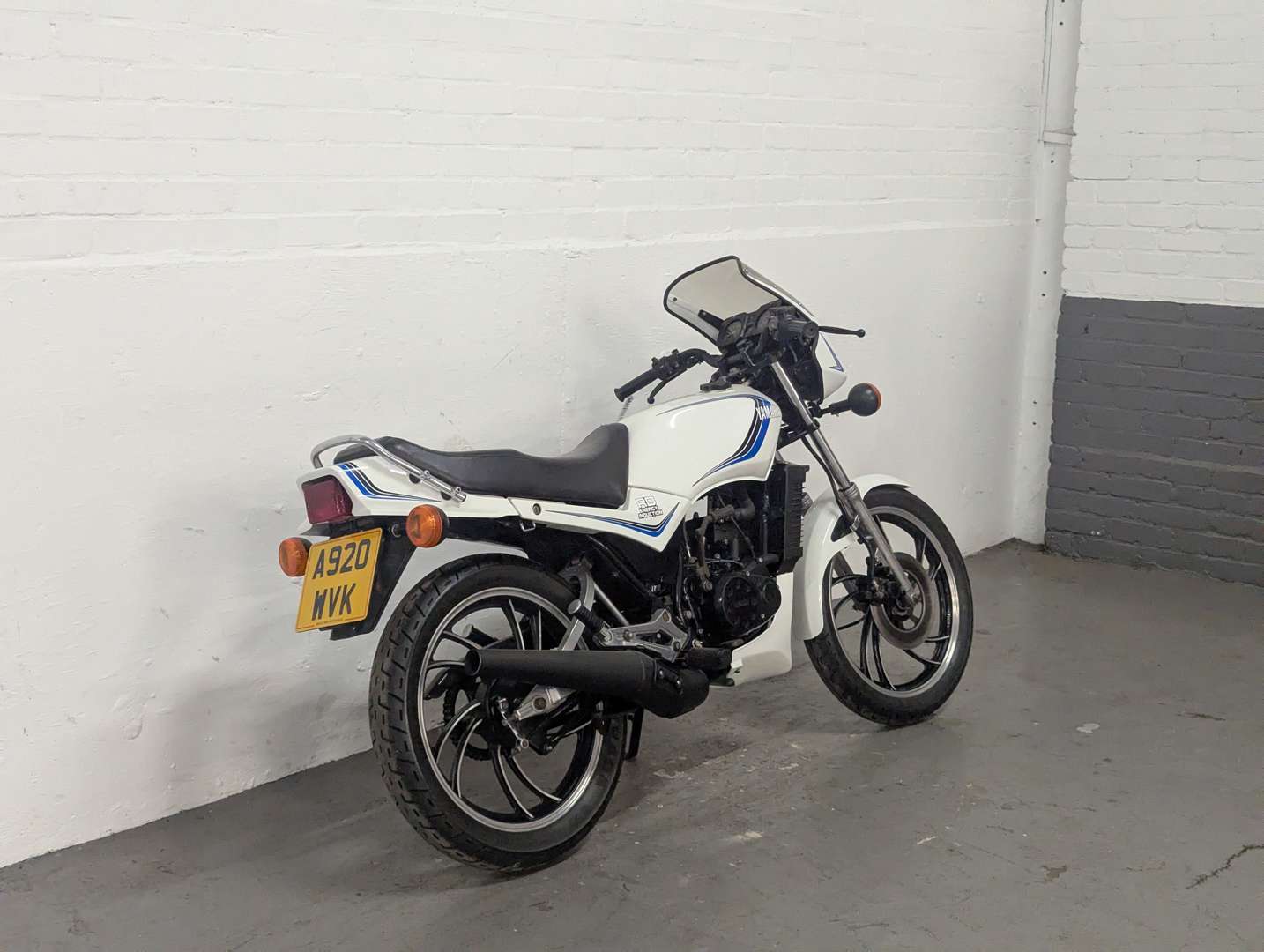 <p>1983 YAMAHA RD125 LC</p>