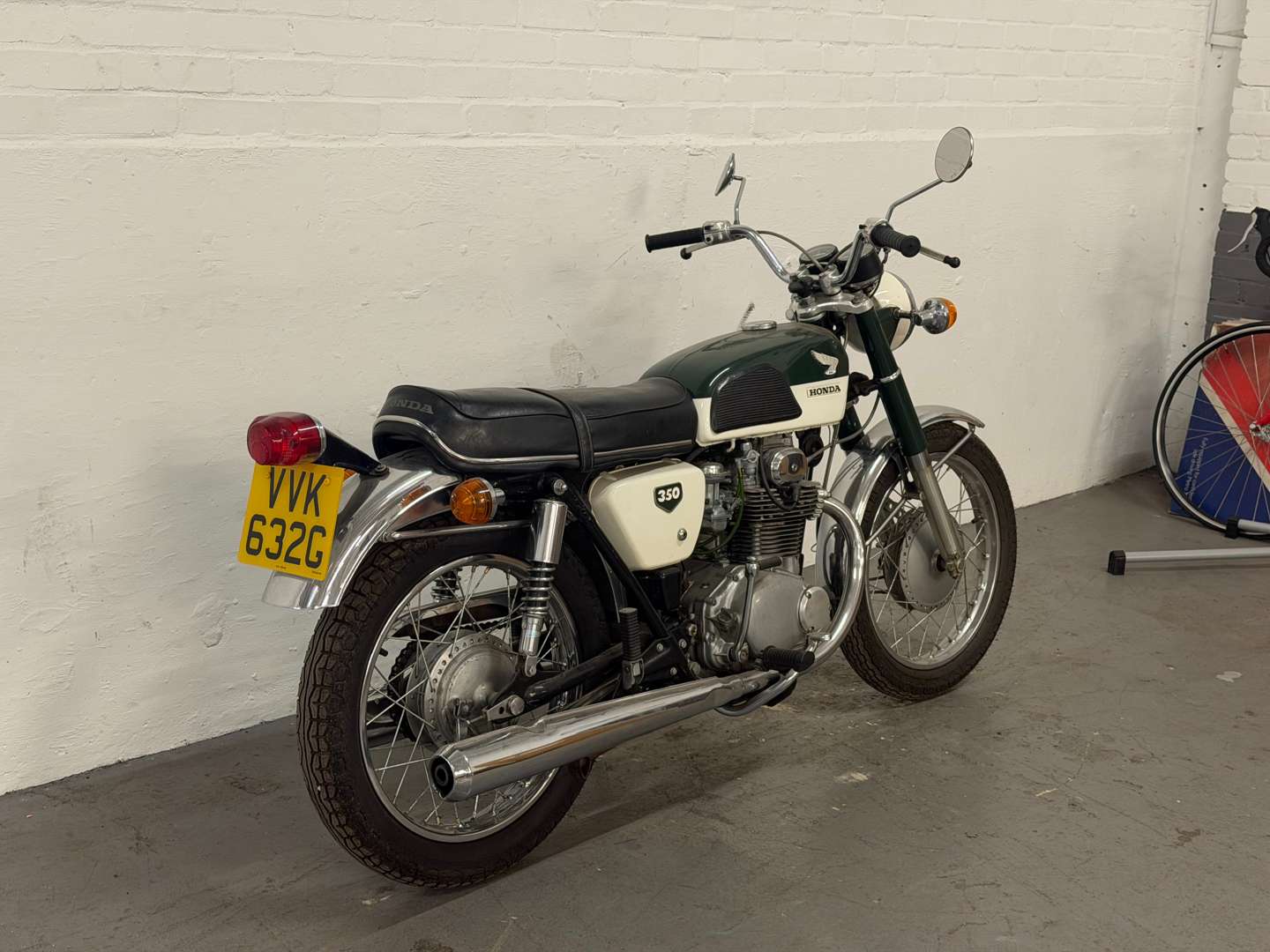 <p>1969 HONDA CB 350</p>