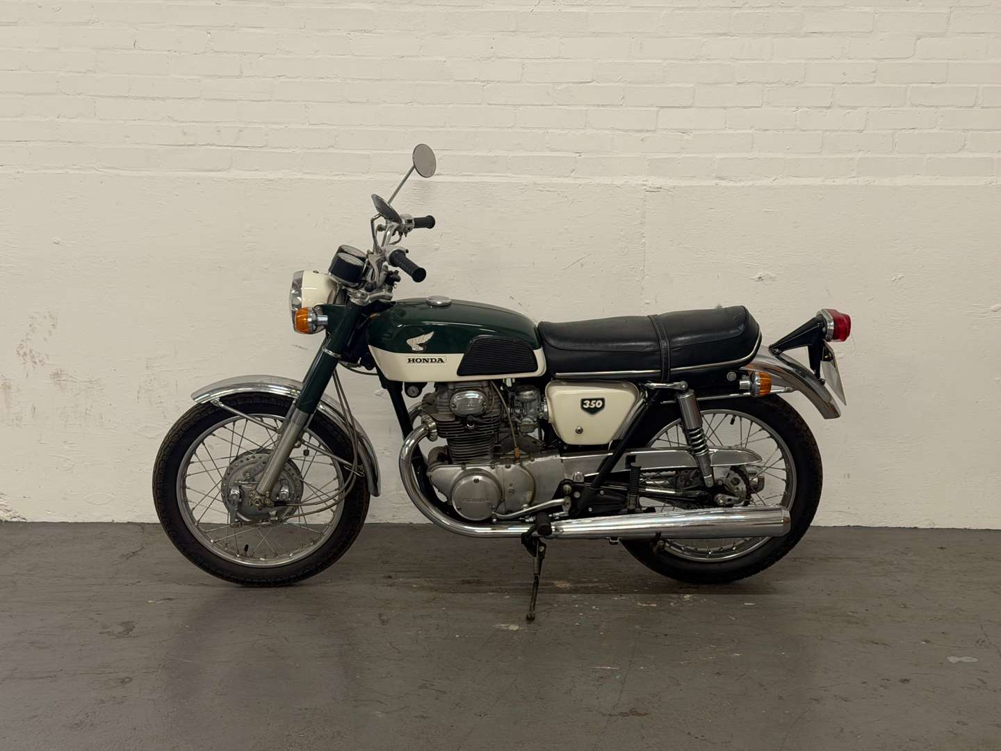<p>1969 HONDA CB 350</p>
