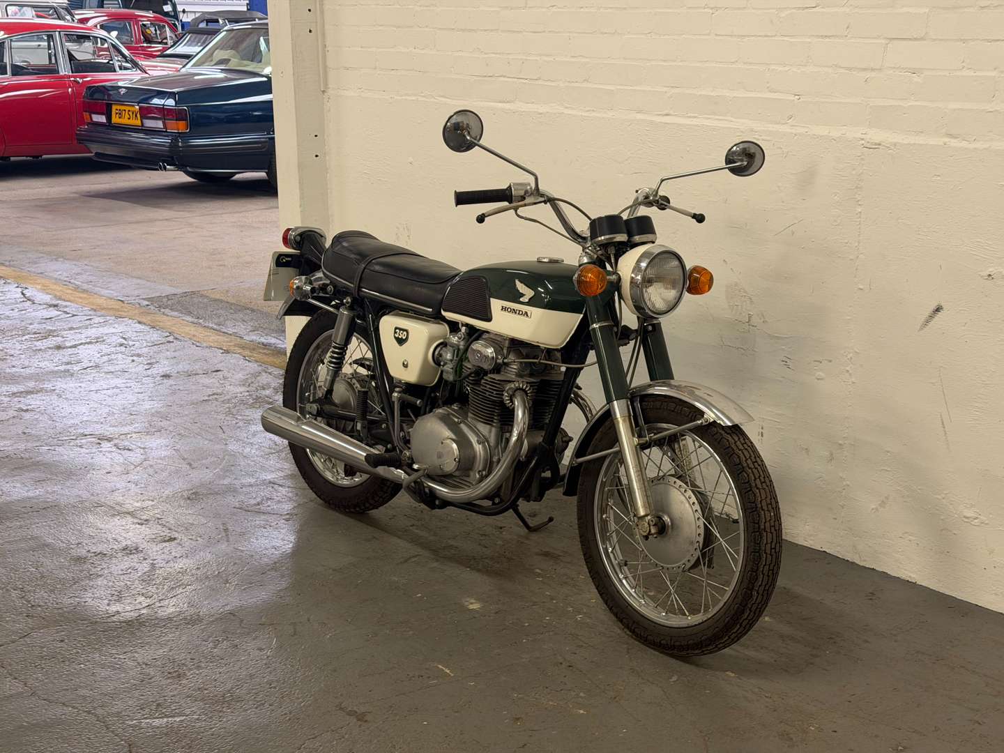 <p>1969 HONDA CB 350</p>
