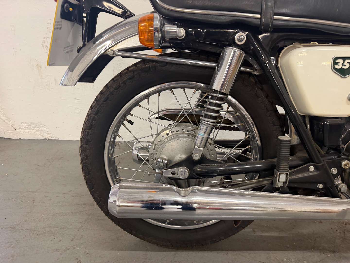 <p>1969 HONDA CB 350</p>