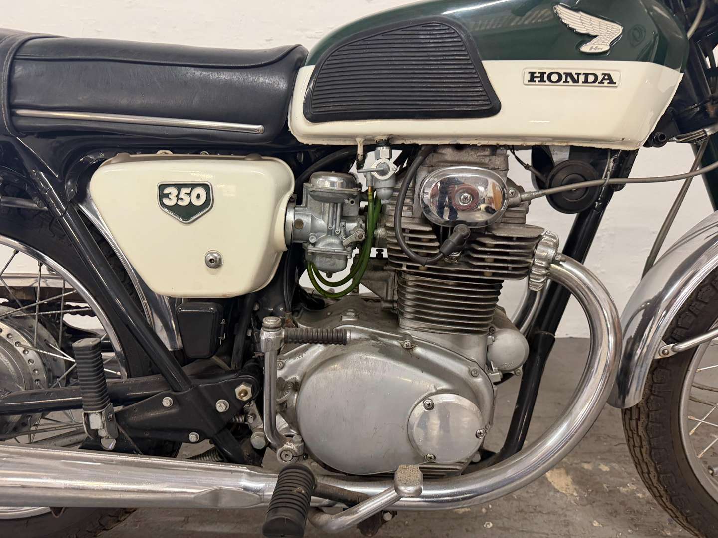 <p>1969 HONDA CB 350</p>