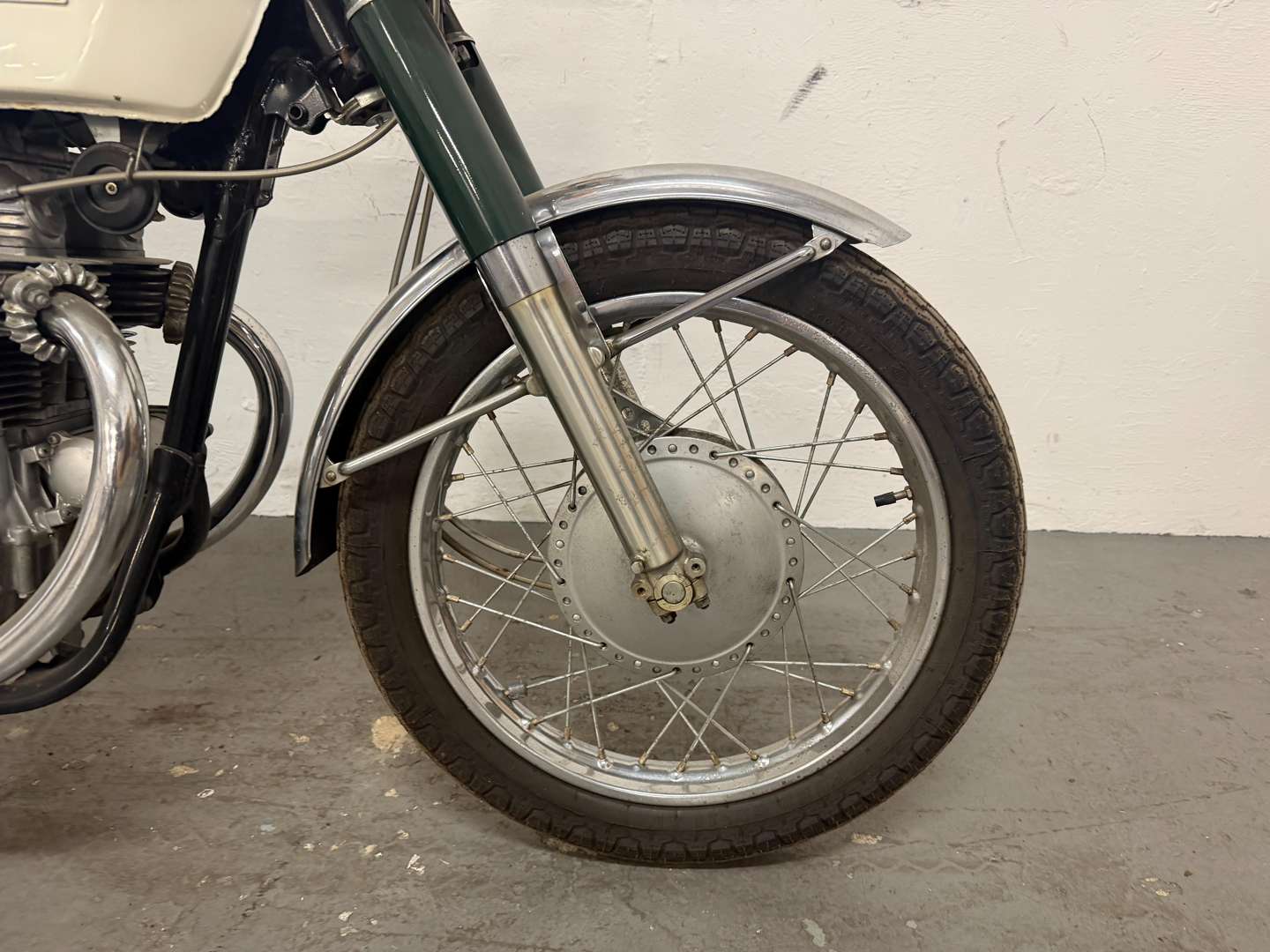 <p>1969 HONDA CB 350</p>